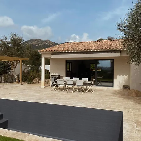 Maison 6 Personnes Avec Piscine Et Grand Jardin