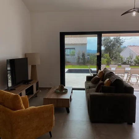 Maison 6 Personnes Avec Piscine Et Grand Jardin