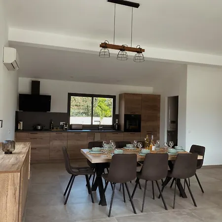 Maison 6 Personnes Avec Piscine Et Grand Jardin Zonza